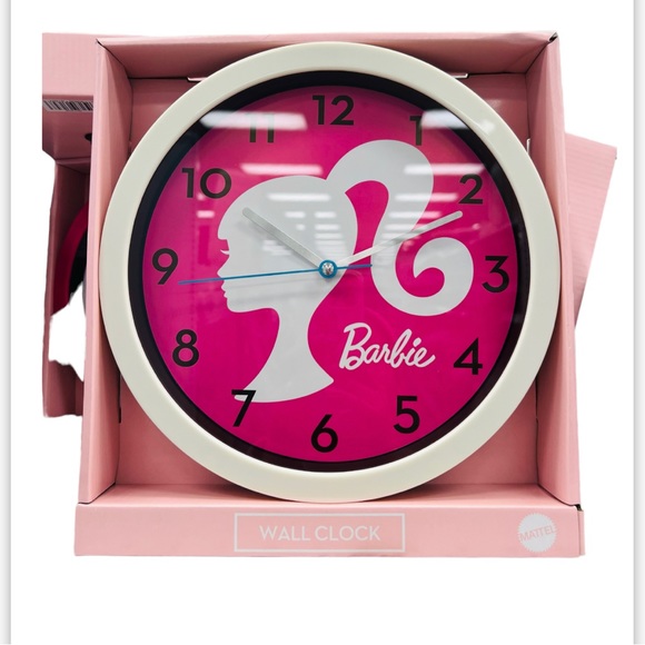 Barbie Clock - Picture 3 of 6